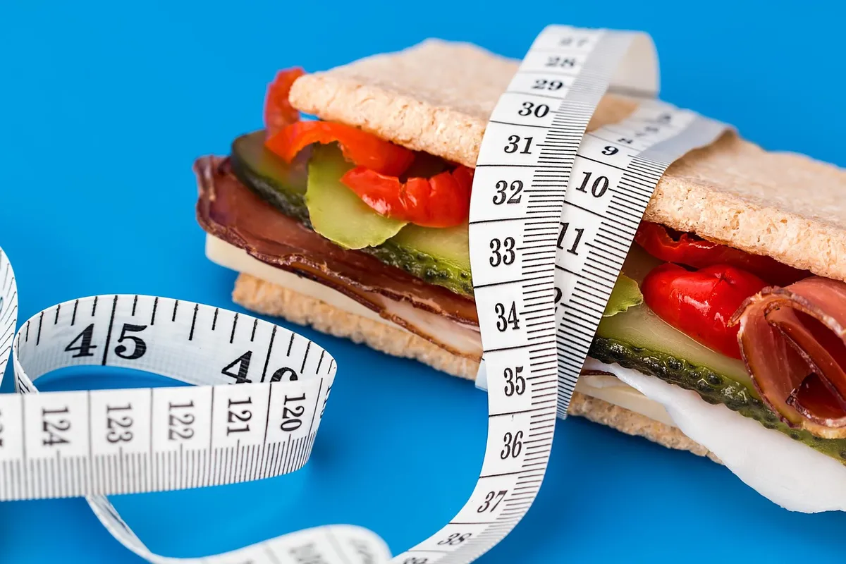 diet, snack, health, food, eating, nutrition, slimming, dieting, tape measure, eat, calories, shape, weight loss, measurement, slim, sandwich, lifestyle, health